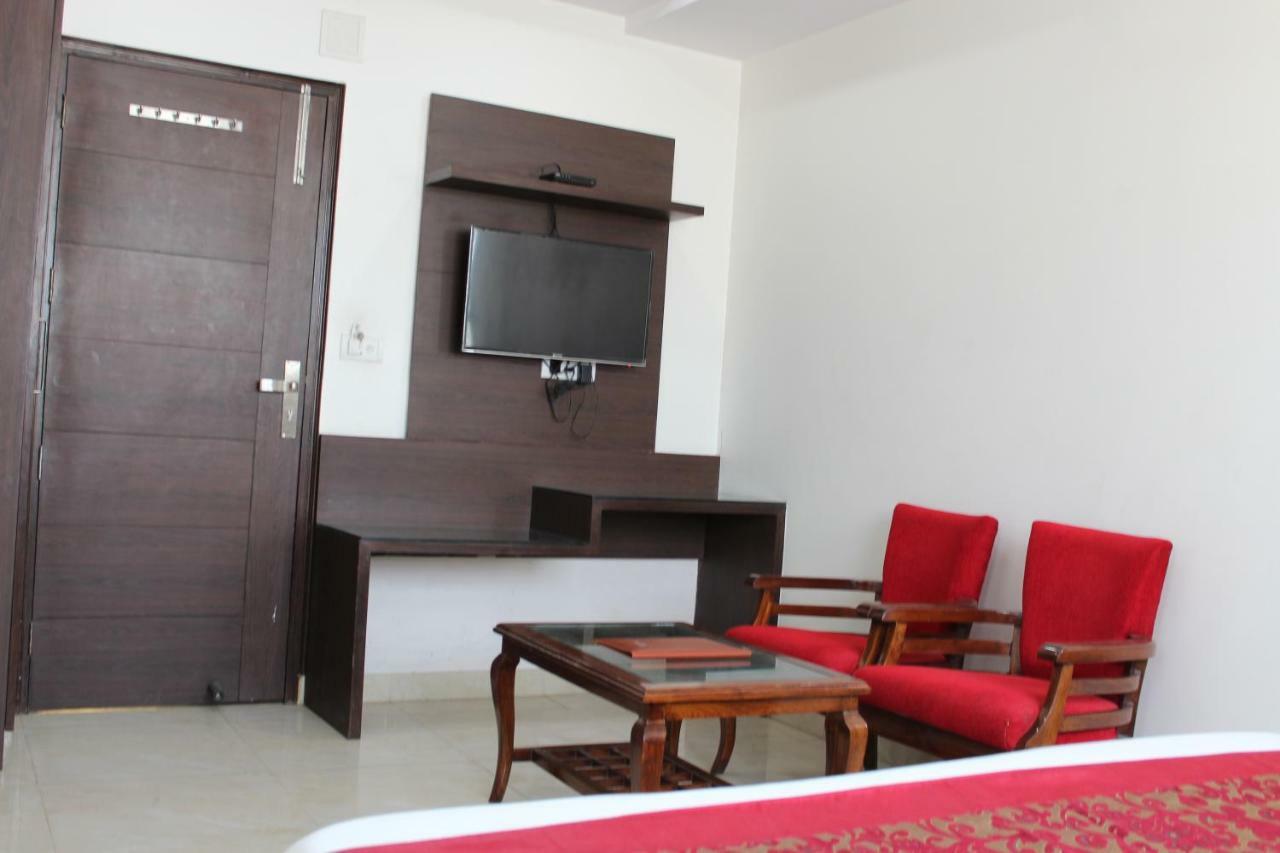 Hotel Lav Kush Deluxe " 3 Min Walking From New Delhi Railway Station " Exterior photo