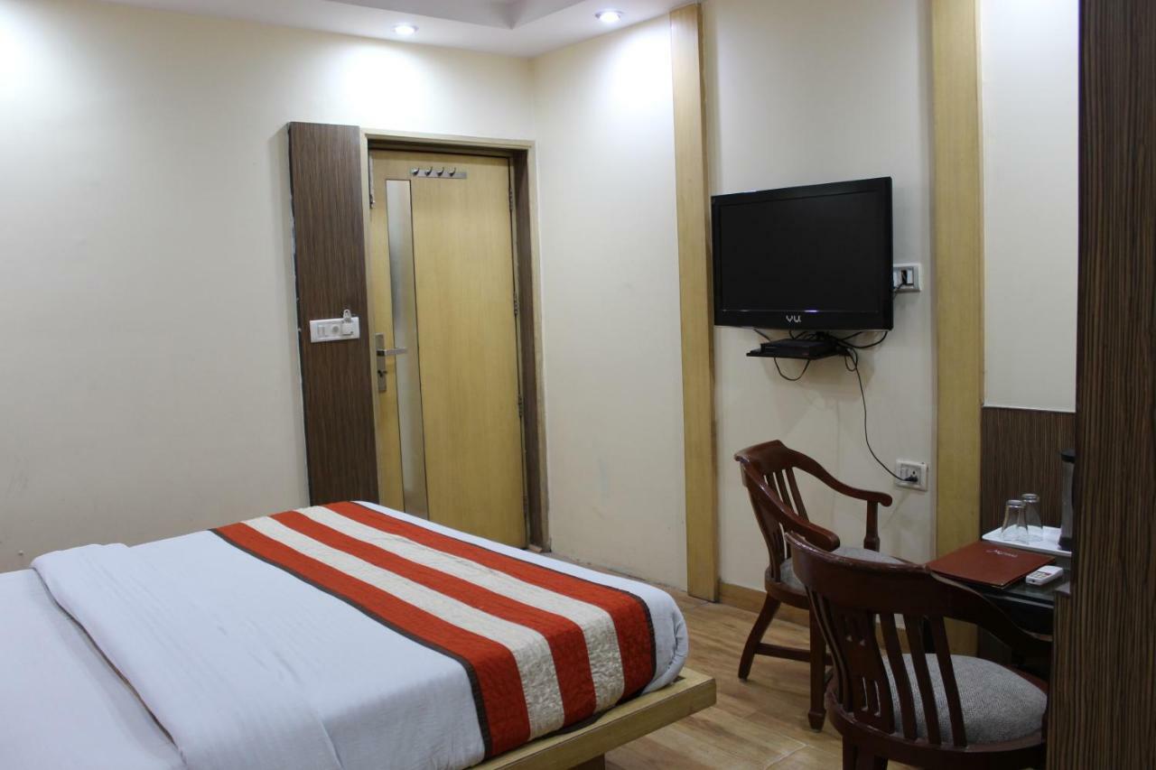 Hotel Lav Kush Deluxe " 3 Min Walking From New Delhi Railway Station " Exterior photo